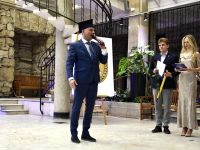 przemawjający dyrektor PM