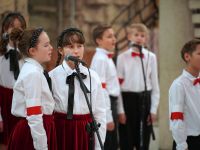 zespół wokalny na scenie