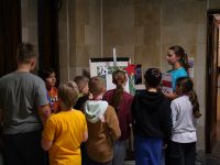 Dzieci podczas gry terenowej