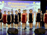 zespół wokalny występujący na scenie