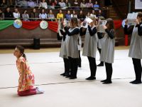 zespół teatralny na scenie